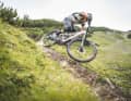 Pivot Shuttle 2023: Hervorragende Downhill-Performance in jedem Gelände