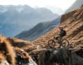 Der Supertrail am Piz Nair über St. Moritz ist kein Unbekannter. Aber vor der Abfahrt die Spätherbstnacht dort oben zu verbringen, war für Maxi dann doch ein unter die Haut kriechendes Spezial-Erlebnis.