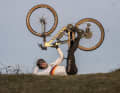 Luca Schwarzbauer und sein Canyon Lux Worldcup CFR auf seinem Hausberg in Weilheim an der Teck.