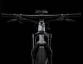 Das Leichtmetall zieht sich bei den Einstiegsmodellen auch durch die Lenkzentrale: Bontrager Alu-Lenker sind bei beiden Modellen verbaut.