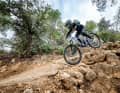 Für Trail und Enduro ist das Kinder-Fully von Propain wie gemacht. Da müssen die Erwachsenen erst einmal dranbleiben!