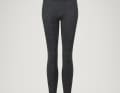 Damit es an den Beinen schön warm bleibt, gibt es für untenrum eine Merino-Leggings