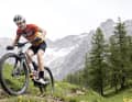 Lächeln trotz Anstrengung: Das Cervélo ZFS-5 kann im Marathon vor allem auf Trails punkten.