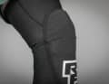 Über dem Protektor sorgt robustes Cordura für Haltbarkeit
