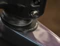 Mit einem modularen Flip-Chip mit drei Positionen im Bereich des Steuersatzes kann der Fahrer den Reach in 5 mm-Schritten einstellen