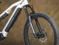 Die Rockshox 35 Gold funktionierte an unserem Testbike ordentlich – ist aber dennoch ein klar spürbarer Nachteil gegenüber E-MTBs in höheren Preisklassen.