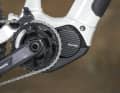 Technisch gleicht der EP6 Shimanos Premium-Aggregat EP801, allerdings ist er 300 g schwerer und fühlbar schwächer. Modulation und Kraftentfaltung gefallen, in steilen Anstiegen muss man aber etwas kräftiger in die Pedale treten.