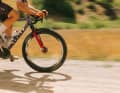 Rockshox will Gravelbikern den Weg ins Gelände ebnen und bringt die neue Rudy XL Federgabel mit bis zu 60 Millimetern Federweg auf den Markt.
