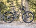 Das getestete Rocky Mountain Element C70 kostet 7300 Euro, besitzt einen Carbon-Rahmen und bringt 12,3 kg ohne Pedale auf die Waage.