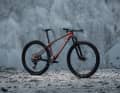 Das neue Orbea Alma bleibt ein schnelles und leichtes Race-Hardtail.