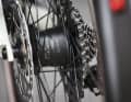 Shimano Q'Auto versorgt die Cues-Di2-Schaltung über eine besonders leichtgängige Dynamo-Nabe mit Strom.