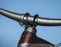 Schön integriert: Rotwild führt die Kabel durch Lenker und Vorbau, das sorgt für ein aufgeräumtes Cockpit.