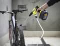 Fahrradwäsche to go: Tool-Profi Ryobi hat einen praktischen Akku-Reiniger im Programm, der sich universell einsetzen lässt. Was taugt der EZClean?