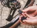 Wie bei der Topgruppe Shimano XTR Di2 sitzt der Akku im Schaltwerkskörper.