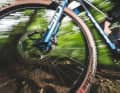 Neu ist bei der Shimano XTR nicht nur das Schalten via Funk. Auch die Bremsen inklusive zugehöriger Scheiben wurden überarbeitet.