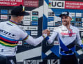 Heiße Konkurrenten: Nino Schurter (li) und Landsmann Mathias Flückiger in Lenzerheide 2021. Zu der Zeit gilt Flückiger als heißer Verfolger bis er Sommer des nächsten Jahres von der Schreckens-Nachricht erfährt.