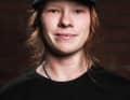 2019 begann Patricia mit einem City-Bike Wheelies zu ziehen, 2020 bekam sie ihr erstes Dirtbike. Seither geht es steil bergauf. Kürzlich stand sie einen Backflip tripple Barspin auf Dirt – das gelang noch keiner Frau. In der FMB Worldtour will sie nun angreifen. Insider sehen sie als weiblichen Emil Johansson. Foto: Swatch Nines / Red Bull Content Pool