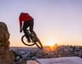 City-Downhill in Jordanien. Tomáš Slavík auf der Suche nach neuen Austragungsorten für die Red Bull Cerro Abajo Serie.