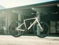 Mit dem Grid 365 will Simplon die Schnelligkeit und Wendigkeit eines Citybikes mit der Stabilität und Vielseitigkeit eines Tourenrades kombinieren.