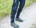 Top Sitz an den Knöcheln und bis über die Knie isoliert