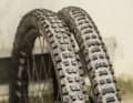 Eliminator links, Butcher rechts: BIKE-Testredakteur Max Fuchs hat das Set Butcher/Eliminator mit T9-Mischung und Grid-Trail-Karkasse am Vorderrad und T7/T9-Mischung gepaart mit der Grid-Trail-Karkasse am Hinterrad ausführlich getestet.