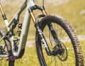 Auch im Specialized Epic Evo 8 steckt eine 130er-Gabel mit 34er-Standrohren.