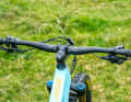 Mit der kleinen Drahtloseinheit (mittig vor dem Vorbau) wird das Cockpit maximal clean. Minimalisten wird der geringe Informationsgehalt nicht stören.