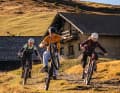 Warum fährt der in Jeans? Johannes von Klebelsberg ist so auch beim Downhill-Worldcup angetreten, was ihm wiederum den Spitznamen "Denim Destroyer" einbrachte. | Fotograf: Max Dickerhoff