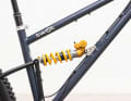 Da sind zum Beispiel Öhlins-Dämpfer verbaut.