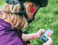 Im MYBIKE-Test als Kombi: Auch beim Suunto Wing bleiben die Gehörgänge frei.