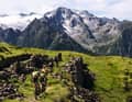 Es lauern zwar noch ein paar Rampen auf der Abfahrt über den Tonale-Pass, aber die Augen bekommen davon nichts mit. Sie sind damit beschäftigt das Adamello-Panorama zu erfassen.