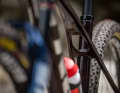 Ins Oberrohr laufen die IsoBow-Sitzstreben am neuen Trek Hardtail aus Carbon erst vor dem Sitzrohr.