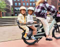Das Breeze richtet sich vor allem an Familien und bietet vielfältige Transportlösungen an Heck und Front. Trotzdem soll es sich mit den 24-Zoll-Laufrädern wendig und auch für Einsteiger "wie ein normales" Fahrrad fahren lassen.