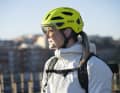 Uvex präsentiert mit dem Stride Visor einen neuen Fahrradhelm für Pendler.