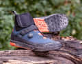Für Klickie-Fahrer hat Vaude schon länger solide Winterschuhe im Sortiment. Mit dem AM Moab Mid Winter STX bedienen die Tettnanger nun auch Flatpedal-Biker