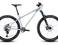 27,5” ain’t dead: Für ein Hardtail mit Plus-Bereifung, wie dem Vitus Sentier 27 VRS sind dicke Schlappen ein Gewinn an Traktion und Komfort.