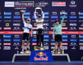 1. Puck Pieterse (Alpecin Deceuninck, Mitte) / 2. Samara Maxwell (Decathlon Ford Racing Team, links) / 3. Ramona Forchini (Bixs Performance Race Team, rechts)