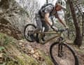 Sportliche Manöver wie Hinterrad-Versetzen klappen auch mit dem Power-Bike. Mit Light-Bikes ist es aber etwas einfacher.