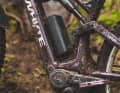 Mit dem 250-Wattstunden-Range-Extender auf dem Unterrohr muss sich das Whyte ELyte Evo RS auch auf langen Touren nicht vor klassischen Power-Bikes verstecken. Und das Beste: Der Reichweiten-Boost ist inklusive und muss nicht separat geordert werden.