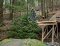 Früher war der Gap-Drop in Winterberg gruseliger. Jetzt mit breiter Anfahrt und Landung – sehr gut! Gruselfaktor 4/6