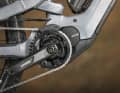 Shimano EP6: Die güns­tige Variante des neuen EP801 steckt im Rockrider und dem YT und ist 300 Gramm schwerer und entspricht bei Drehmoment und Spitzenleistung dem EP8. Auch er ist also spürbar schwächer als der Bosch Performance CX im Radon. In steilen Anstiegen muss man deshalb bei Rockrider und YT energischer in die Pedale treten.