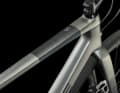 ... in sportlich schickem Design, mit Rahmen und Gabel aus Carbon