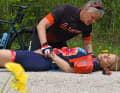 Verunfallte Person ansprechen