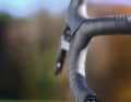 Der Shimano-Schalthebel steuert den Classified-Impuls­geber im Lenkerende an. Der funkt seine Befehle zur Nabe.