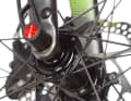 Seit Discs obligatorisch sind, bekommen teurere Fitnessbikes oft auch 12-Millimeter-Steckachsen an Vorder- und Hinterrad. Hier am Rose mit einstellbarem Hebel zur bequemeren Bedienung.