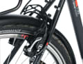 Noch nicht zum alten Eisen gehört Maguras HS-22-Felgenbremse. Am Fahrradmanufaktur-Rad punktet sie durch extra-griffige Beläge und den stabilisierenden Bügel.