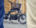 Der Center Rack nimmt unproblematisch standardisierte Transportgüter, wie Euroboxen, Getränkekisten etc., auf.
