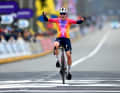Heimsieg! Fanliebling Lotte Kopecky gewinnt souverän die Flandernrundfahrt, 2. April 2023.