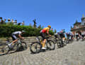 Nein, das Bild ist uns nicht irrtümlich reingerutscht! Die Mur von Geraardsbergen, klassischer Fan-Hotspot bei der Flandernrundfahrt, hier bei den Brussels Cycling Classics am 4. Juni 2023.