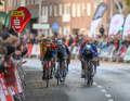 Saisonabschluss in Deutschland. Optisch schön, aber nur der Sprint um Platz zwei. Den Sieg hat sich Per Strand Hagenes nach Flucht da schon abgeholt. Sparkassen Münsterland Giro, 3. Oktober 2023